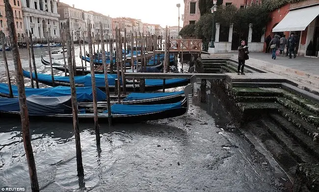 Dry Venetian Canals (4)