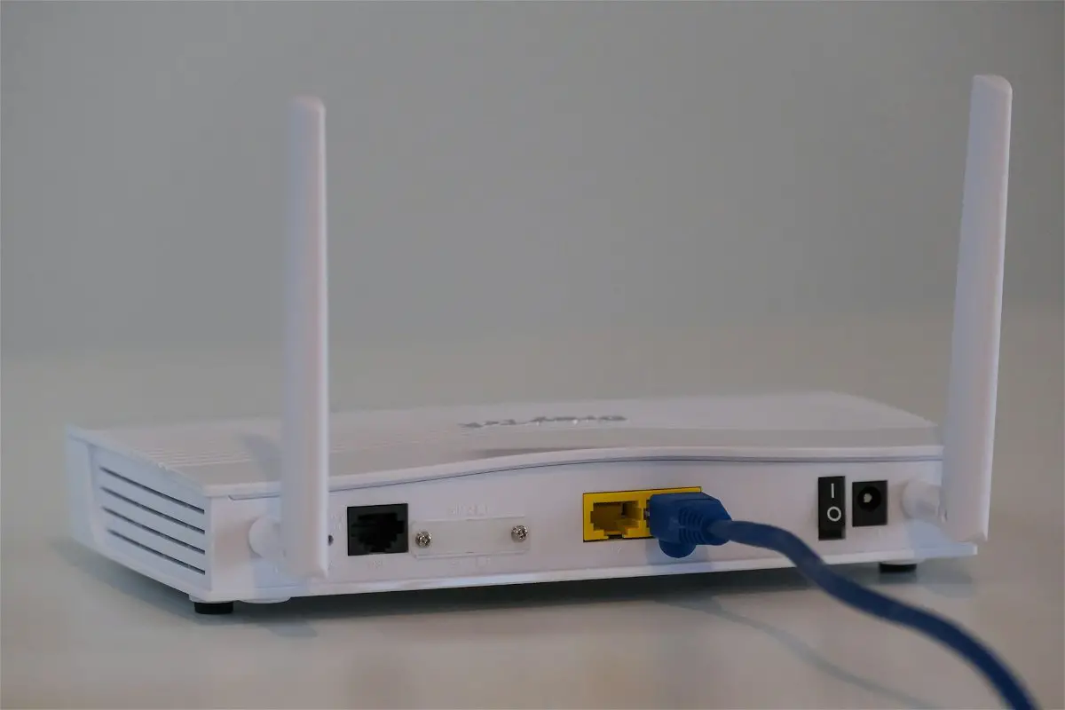 In most cases, you will have to manually shut down your router