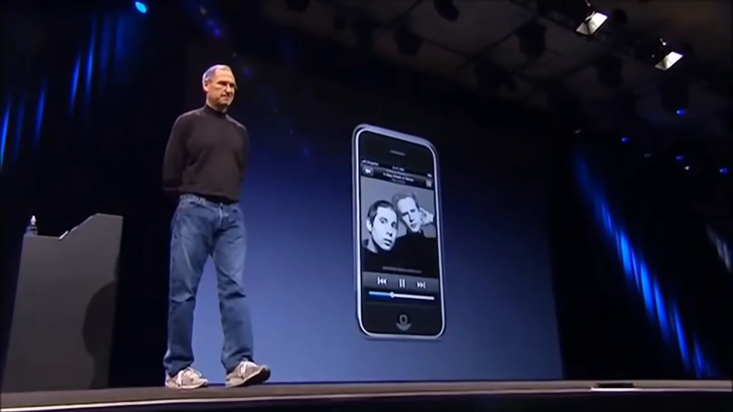 Steve Jobs questioned the functionality of buttons during the presentation of the first iPhone