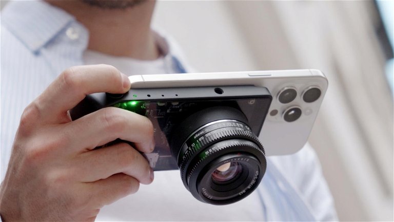 This Accessory Transforms Any Mobile Phone Into A Professional Camera: It Is Compatible With Magsafe And Qi2