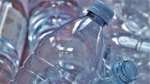 Science Shows Why It Is Bad To Drink Water From A Sun Heated Plastic Bottle